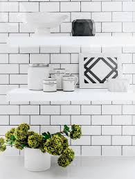 White textured subway tile backsplash. Style At Home On Twitter Subway Tile Backsplash With Contrasting Grey Grout Adds Eye Catching Texture In An All White Kitchen See More Of This Stunning Space Https T Co 8ioyjbdptz Https T Co Lykjj3s4al