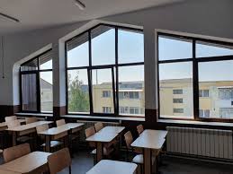 Şcoala gimnazială „miron costin este un mediu valorizant, creativ şi democratic pentru toţi factorii implicaţi îneducație, care permite formarea la elevi a unei personalităţi adaptabile societăţii contemporane, o structură eficientă şi echitabilă, un furnizor de resurse educaţionale moderne şi de. Un Elev Èi Un Cadru Didactic De La Ècoala Miron Costin DepistaÈi Cu Covid Stiri Suceava