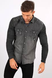La chemise homme est un vêtement indispensable pour paraître raffiné et afficher un style soigné. Chemise Homme Jeans Noir Delave Kwi