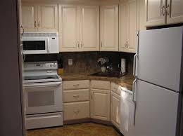 anyone have a corner sink in the kitchen?