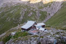 Württemberger hütte first, descend a few metres from the württemberger haus on a singletrack trail. Wurttemberger Haus Lechtal Info Com