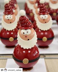 Repost Vincent Vallee Pere Noel En Chocolat Production Chocolat Choco Chocolate Christmas Gifts Christmas Chocolate Chocolate Garnishes