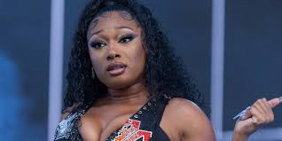 The houston native claimed that her label, 1501 certified entertainment, and ceo carl crawford, barred her. B210sczf0hcoam