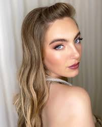 Ligna shalom makeup artist