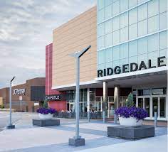 Sleek Shopping Center Design Includes Contemporary Architectural Area Lights Outside Light Architecture Mall Design Retail Lighting