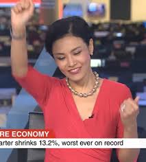 Someone who reads out the reports on a television or radio news programme 2. Cna News Anchor Glenda Chong Shows Funny Behind The Scenes Before Going Live On Tv