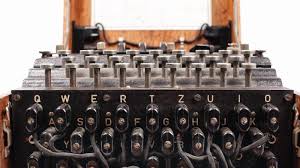 See more ideas about enigma machine, turing enigma, alan turing. Deutsche Enigma Maschine Gefunden Am Flohmarkt Holt 51 000 In Auktion Allnews