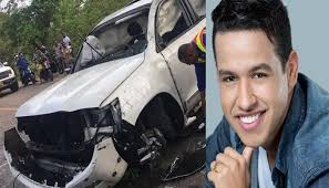 El hombre es señalado de estar manejando a 200 kilómetros por hora al momento del león quintero aseguró que iba manejando a 120 kilómetros por hora, y que el accidente lo ocasionó una moto la cual él trató de esquivar para no. Impresionante Mira Como Quedo La Camioneta Donde Murio El Hijo De Diomedes Diaz 800noticias