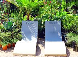 Zur ausstattung des gartens gehören natürlich auch die richtigen gartenmöbel. Liegen Garten Fraulein Der Garten Blog