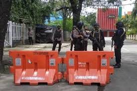 Pwnu jatim mengecam keras adanya aksi terorisme yang terjadi di depan gereja katedral, makassar, sulawesi selatan. Ib Wm8v Qfabpm