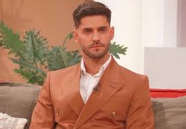 He competed in the lower leagues until the. Joana Diniz Demonstra Ciumes De Goncalo Quinaz E Revela Passado A Dois