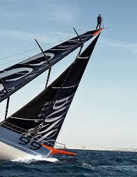 Hugo Boss Et Les Faceties D Alex Thomson Yacht Boat Sailing Sailing Yacht