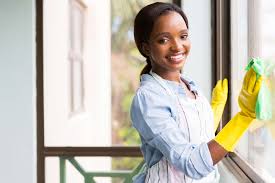 Spécialiste du ménage et repassage à domicile, madom dispose d'une équipe d'aides ménagères qualifiées pour un service de haute qualité. Agence Noflaay Femme De Menage A Dakar