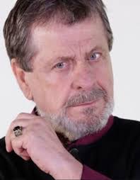 Miriam Freitas: O ator Flávio Galvão contratado pela Record TV, dá vida a  voz de Deus nas novelas bíblicas e na vida pessoal vive um amor jovial com  a escritora Jade Andrade –