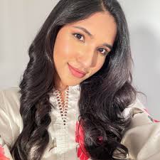 Could someone please tell me where I can get one of these in Japan?  Currently in Asukasa. Left all my make up and hair removal things at home  🤦‍♀️ This is just