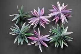 Herz in kurzer zeit kann man aus einem geldschein ein herz falten. Geldblumen Tolle Blumen Aus Geld Fur Die Hochzeit Falten