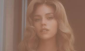 Rising Stars: Meet Effy Harvard of Los Angeles, CA