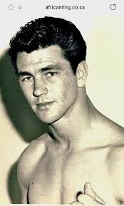 One of the biggest upset in SA heavyweight boxing was the knockout of Mike  Schutte by Dawie du Preez. Warriors #respect #Salute #boxing #legend  #champions