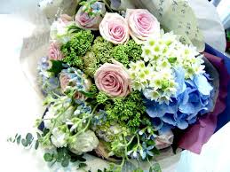 Image result for karangan bunga mawar biru