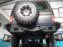 Banyak generasi milenial yang sudah memiliki tema dan konsep sendiri dalam modifikasi mobil dan motor. Modifikasi Kijang Menjadi Model Off Road Dan Blazer Menggunakan Pintu Wing Ala Super Car