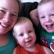 Leanne Lindsay's Instagram, Twitter & Facebook