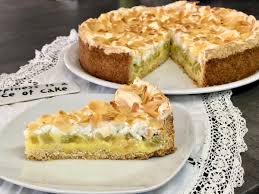 Beim backen ist diese mischung aus rhabarber, pudding und kuchenteig besonders geeignet, wie die folgenden rezeptideen sehr gut zeigen. Rhabarberkuchen Mit Pudding Und Baiser Rezept Reise Mama