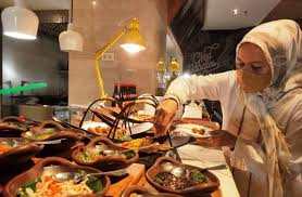 Terdapat aneka masakan berkuah yang bisa anda buat untuk buka puasa. Ragam Menu Kaki Lima Di Kampung Ramadhan Four Points Tunjungan Plaza Surabaya Inisurabaya Com