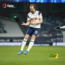 لعب كين أول مباراة له مع توتنهام في 25 أغسطس 2011 في الدوري الأوروبي ضد نادي هارتس. Ø¨Ø§Ù„Ø£Ø±Ù‚Ø§Ù… Ù‡Ø§Ø±ÙŠ ÙƒÙŠÙ† ÙŠØªÙˆØ¬ Ø¨Ø§Ù„Ø­Ø°Ø§Ø¡ Ø§Ù„Ø°Ù‡Ø¨ÙŠ ÙÙŠ Ø¥Ù†Ø¬Ù„ØªØ±Ø§ Ù„Ù„Ù…Ø±Ø© Ø§Ù„Ø«Ø§Ù„Ø«Ø© Ù‡Ø§ÙŠ ÙƒÙˆØ±Ø©