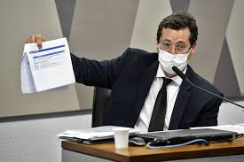 Sem máscaras e com a presença de ministros, o secretário executivo. Jwlfg9mjxfjgam