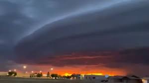 Jun 06, 2021 · the new outlet will be located at level 1 of the mall, in an area of the west wing opposite cedele. Stunning Mothership Cloud Formation Appears Above Us Town Offbeat News Sky News