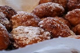 Tutte le ricette per carnevale. Dolci Di Carnevale Frittelle E Chiacchiere Di Pasticceria A Varese