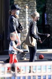 Sam worthington & lara bingle hold hands for romantic day date! Sam Worthington Debuts With Scruffy Beard And Long Hair As He Dates Lara Bingle And Her Children Oltnews