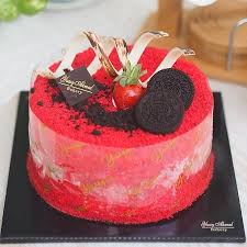 Toko kue yang terletak di jalan biduk, no 66, medan petisah ini menyediakan aneka roti dan pastry lezat. Yussy Akmal Cake Boutique Oreo Cheese Cake