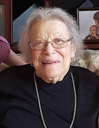 Juliana Duncan's Instagram, Twitter & Facebook