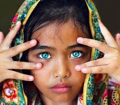 Peki Bunlar Renkli Gozse Bizimki Ne Oluyor Diye Dusundurten Birbirinden Guzel 35 Renkli Goz Too Faced Fotograf Gozler