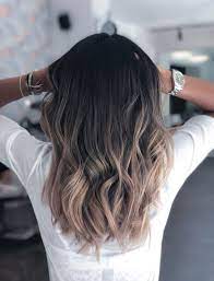 Generally, ombre is more of an obvious finish, whereas balayage has a more natural effect. Balayage Blond Oder Braun Alles Uber Balayage Arbuti Hair Salon