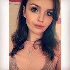 Bethany Jayne (@_bethday)