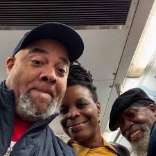 A Life-changing Day with @Metmuseum 's Zenzele Johnson @thezenproject1  @thezenproject Francesca D'Alessio @dj_francesca_ & Andrew Cappetta  @cappetta_cappetta Much Love to the wife @MelanieMariaGoodreaux & friends  @ShawnMartinbrough & @benzilla06 The ...