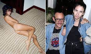 Terry Richardson shares a typically risque photo of girlfriend Skinny |  Daily Mail Online