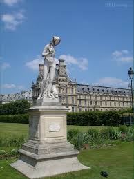 Pendant l'été 2020, le fleurissement annoncera l'exposition le corps et l'âme, qui sera consacrée cet début de l'évacuation : Nymphe Statue In Jardin Des Tuileries Looking North East Page 6