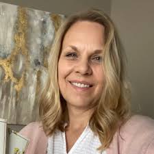 Brenda Dykstra's Instagram, Twitter & Facebook