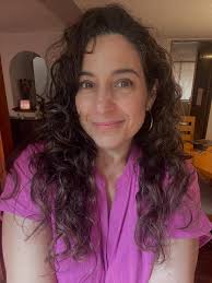 Adopté a esta preciosa en la pandemia. Se llama Eli. Durante mucho tiempo  tuvo problemas para comer. De repente se le atoraba la comida y se ahogaba.  La llevé a un hospital