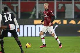 Happy to play football with @acmilan + proud captain of @dbulandshold. Simon Kjaer Milas Kjaer Simon Kjaer And Family Simon Kjaer Flickr