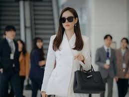 The absolute top secret love story of a chaebol heiress who made an emergency landing in north korea because of a paragliding accident and a north korean special officer who falls. Crash Landing On You Best Fashion Moments From The Hit Korean Drama