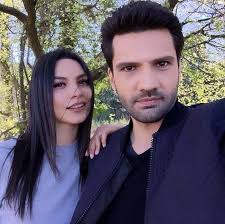 Wieczna Milosc Kaan Urgancioglu Czyli Arogancki I Nieziemsko Przystojny Emir Kim Jest Gwiazdor Kara Sevda Duzo Zdjec In 2020 Turkish Actors Actors Actresses
