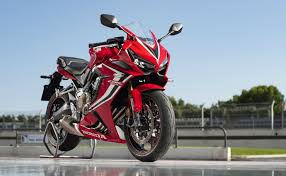Check latest motorcycle price list, specifications, rating and review. Top 10 Big Bikes For Beginners