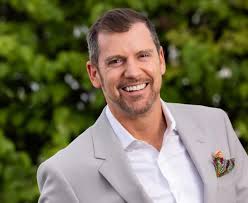 396 TOM KEHOE: How a Driving Gig Became a Designing Empire • The Wedding Biz