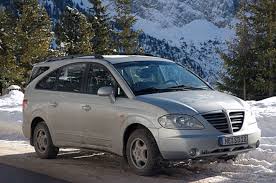 The ssangyong rodius is an mpv released in late 2004 by the south korean automaker ssangyong motor company. Ssangyong Rodius Rasender Leichenbestatter Stern De
