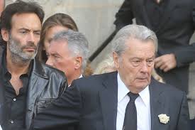 Guest of rtl, the director patrice leconte is assigned on his next feature film, entitled the empty house, after an idea by alain delon. Apres La Mort De Mireille Darc Anthony Delon N Est Pas Inquiet Pour Son Pere