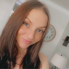 Casey Bean's Instagram, Twitter & Facebook